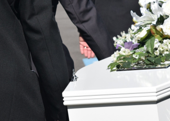 COVID-19 : SELON UNE ÉTUDE, LES CORPS DES PERSONNES DÉCÉDÉES DU CORONAVIRUS RESTERAIENT CONTAGIEUX