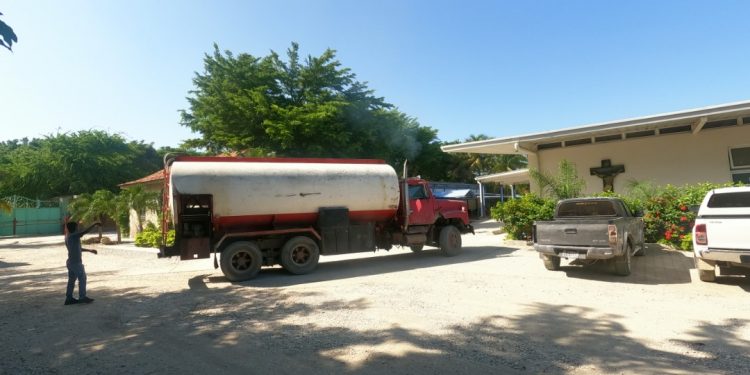 Pénurie de carburant : La Natcom fait don de 500 gallons de diesel aux hôpitaux  Saint Luc et Saint Damien