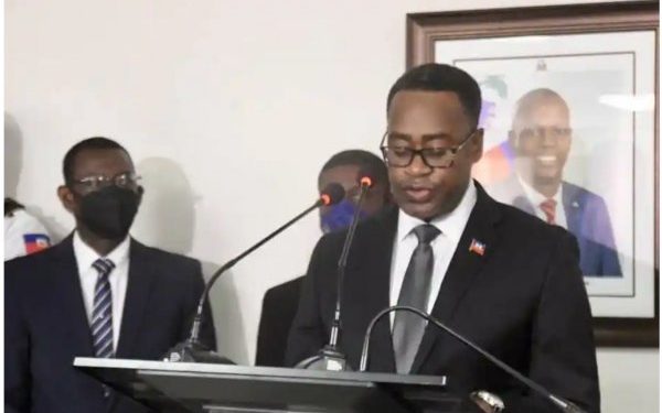 Opinion : Le ministre Bertho Dorcé entre l’enclume et le marteau !