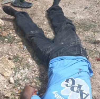 Surpris avec des armes et de munitions, 4 bandits subissent la loi de « Bwa Kale » aux Gonaïves