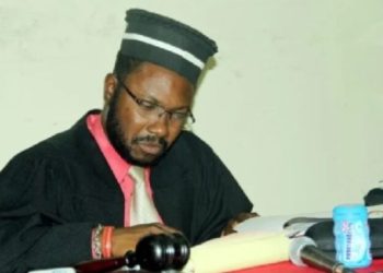 Opinion : Mandat d’amener contre des hauts fonctionnaires de l’État : Un juge tombé sur la tête