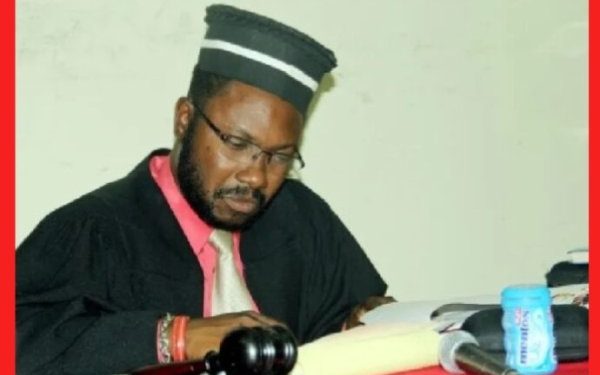 Opinion : l’ex juge Al Duniel Dimanche entre machination politique et état de démence