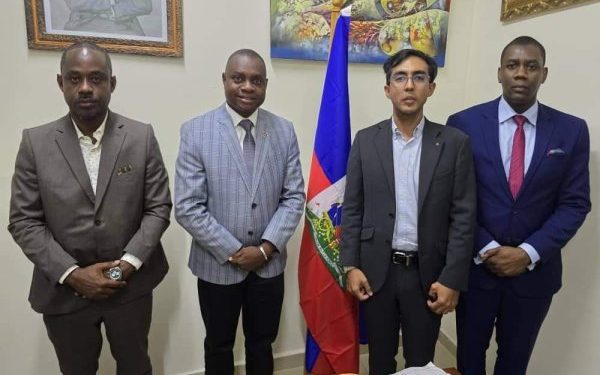 À la rencontre des potentiels bénéficiaires : le directeur de la CAS s’entretient avec une délégation de l’OEA pour faciliter l’accès à des documents d’identités