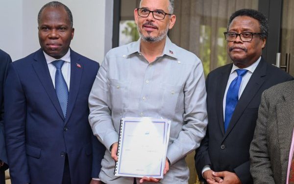 Haïti / Référendum constitutionnel : le gouvernement reçoit l’avant-projet de la nouvelle Constitution
