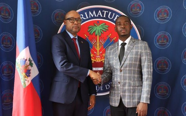 Mardis de la Nation : Le ministre Bertrand Sinal annonce une vague de recrutements pour redynamiser le système de santé