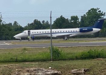 Vol inaugural aux Cayes : un avion de la compagnie IBC répond à l’appel du gouvernement haïtien