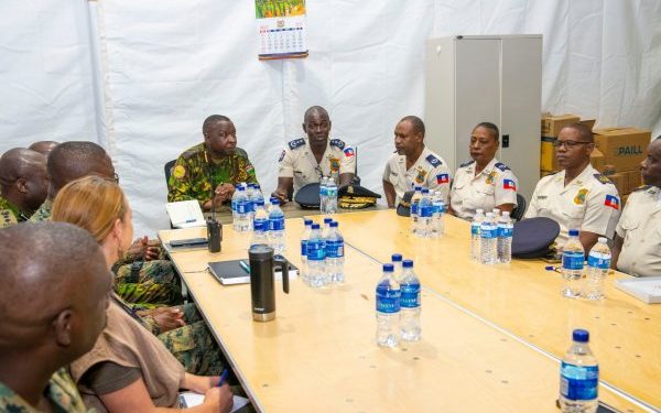 PNH – Coopération : Le DG Vladimir Paraison entre en scène et  rencontre le commandement de la MSS