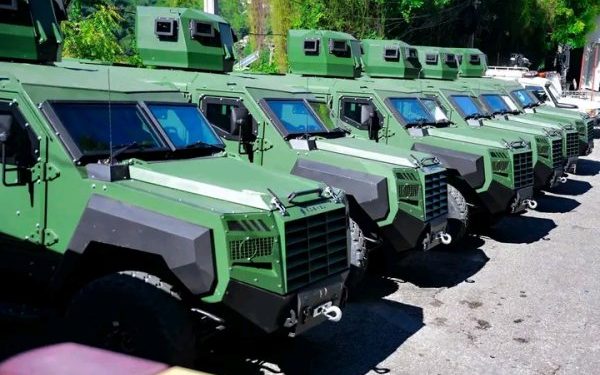 Renforcement de la sécurité : le Gouvernement remet sept blindés aux Forces Armées d’Haïti