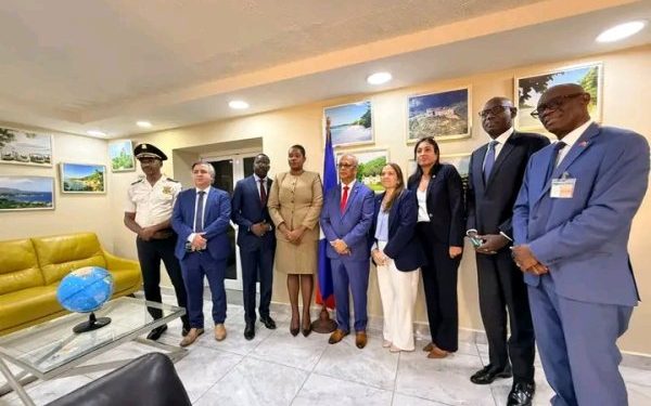 Haïti accueille le Secrétaire général de l’OEA pour une visite axée sur la sécurité, les réformes et le processus électoral