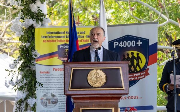 Le chargé d’affaires américain, Dennis Hankins Wooster