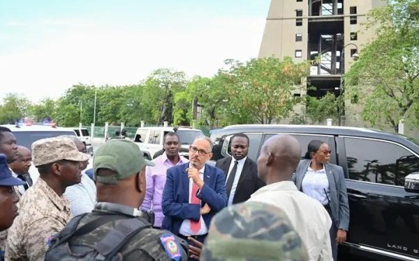 Port-au-Prince : Alix Didier Fils-Aimé évalue la situation sécuritaire au Champ de Mars