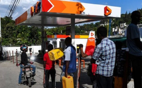 Haïti : « Les prix du carburant restent les mêmes sur le marché », rassure le Secrétaire d’État Patrick Chrispin