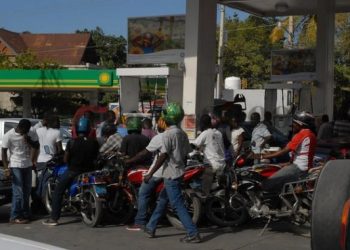 Carburant : le Ministère du commerce dénonce une rareté artificielle et annonce des sanctions contre les contrevenants