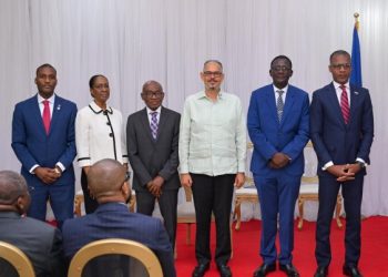Gouvernance : le Premier ministre Alix Didier Fils-Aimé installe cinq nouveaux membres de la CNMP