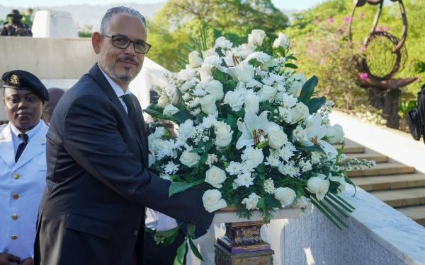 Commémoration du 223e de la mort de Toussaint Louverture : le Premier ministre appelle à un sursaut national