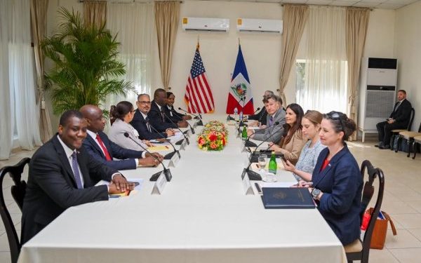 Haïti–États-Unis : Alix Didier Fils-Aimé et Christopher Landau évaluent ensemble les avancées sécuritaires