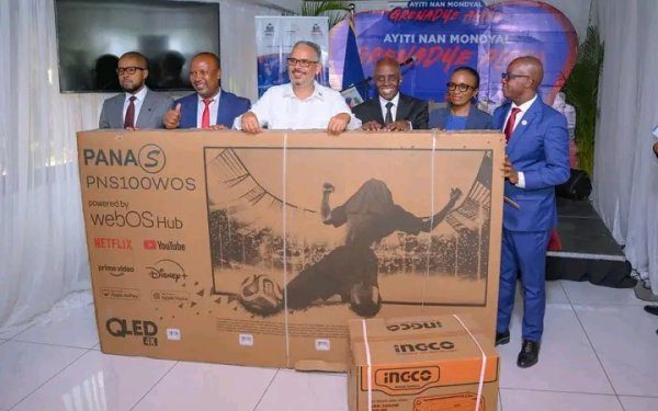 Ayiti nan Mondyal : le Premier ministre Alix Didier Fils-Aimé lance la distribution de kits audiovisuels aux collectivités