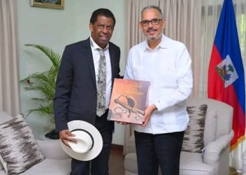 À la Primature, Dany Laferrière et Alix Didier Fils-Aimé échangent sur le rôle de la culture dans l&rsquo;avenir d&rsquo;Haïti