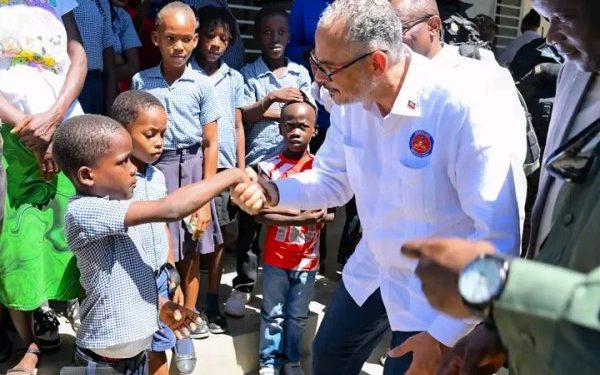 Haïti – Éducation : Alix Didier Fils-Aimé met les enfants au cœur de son message à Aquin