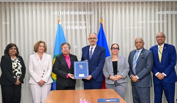 Haïti – Caraïbes : Alix Didier Fis-Aimé signe l’Accord multilatéral sur les services aériens de la CARICOM